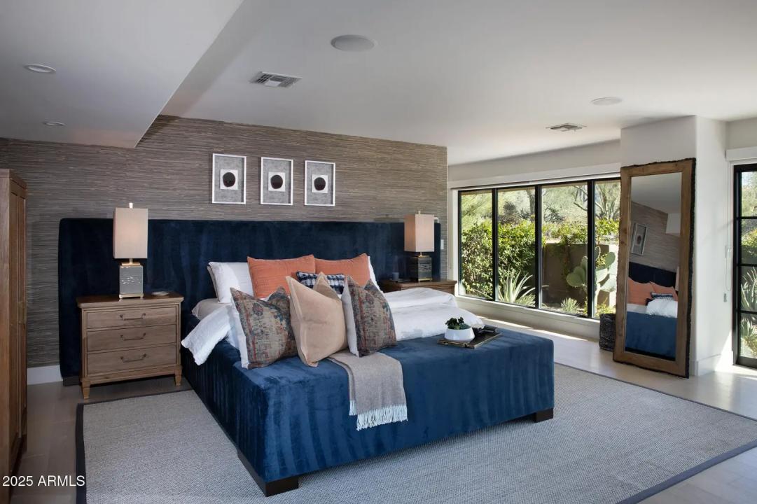 Real Estate Picture 14