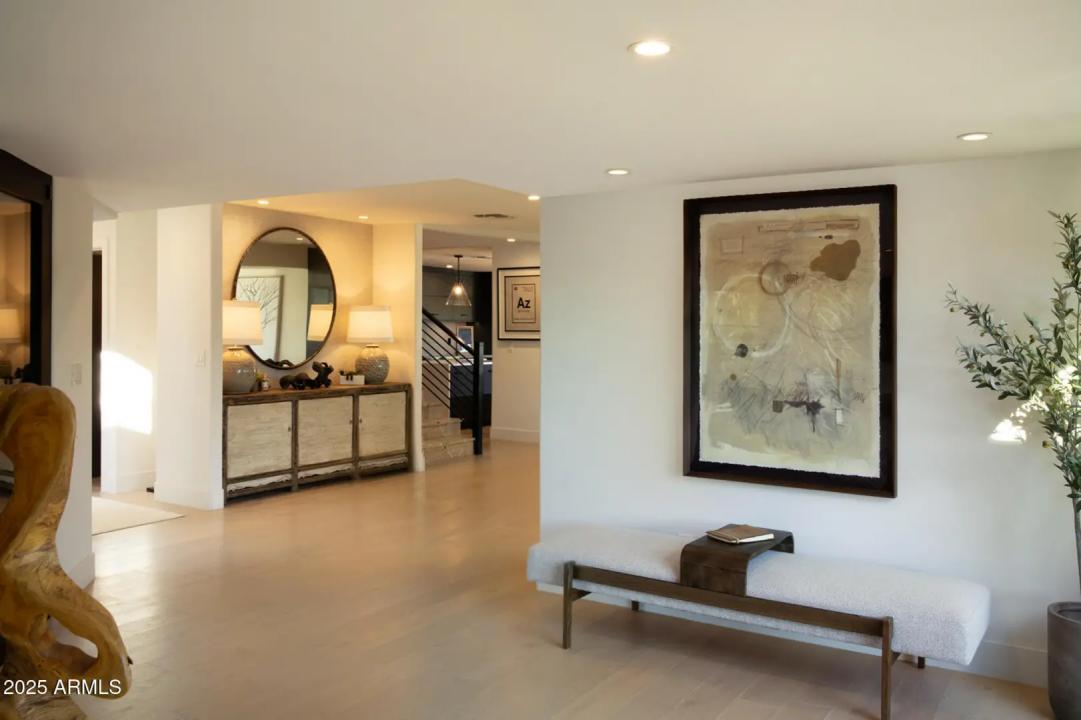 Real Estate Picture 4