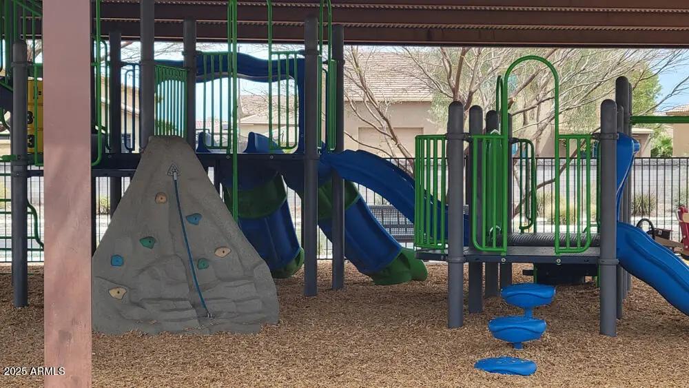 Real Estate Picture 9