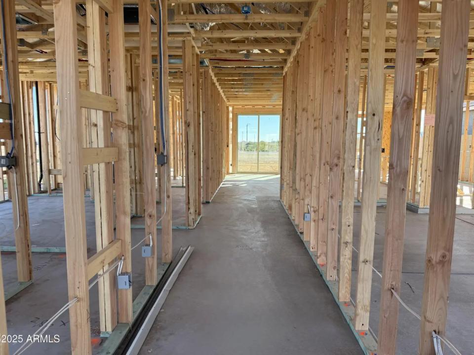 Real Estate Picture 3