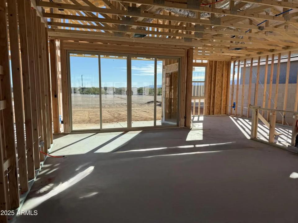 Real Estate Picture 4