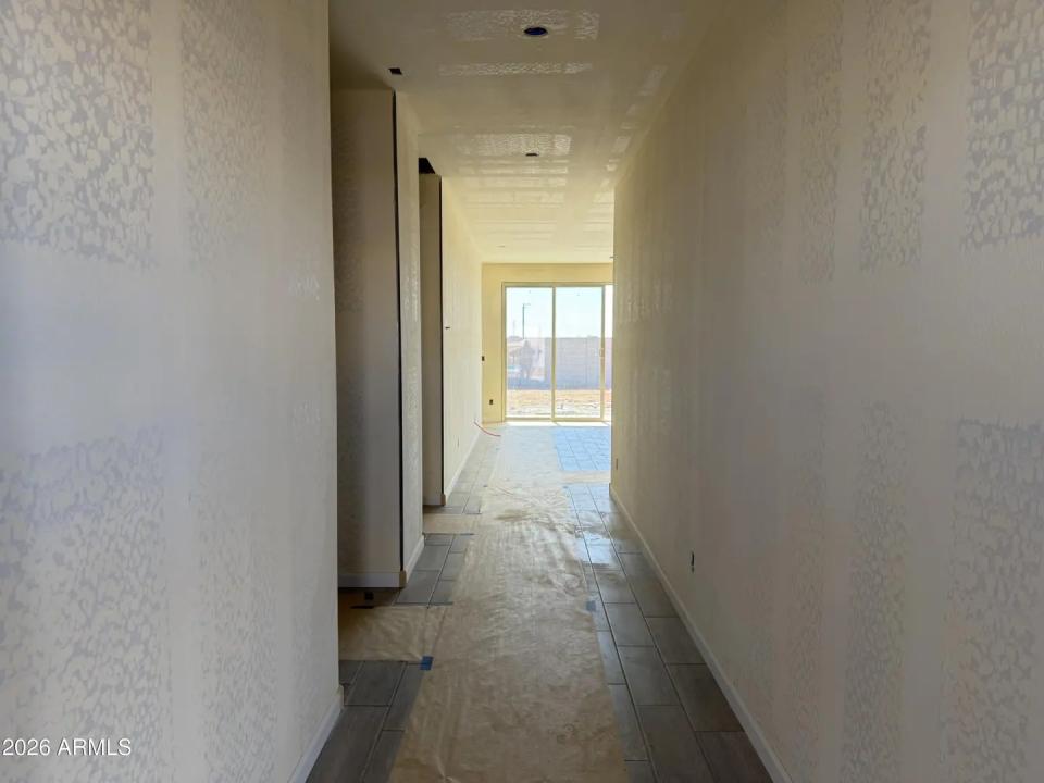 Real Estate Picture 3