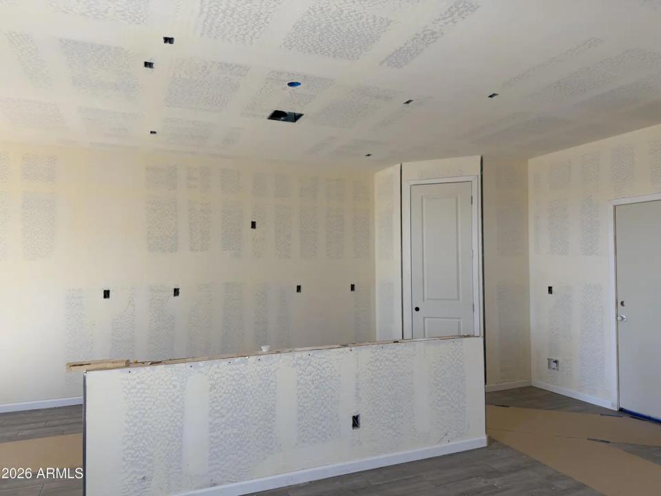 Real Estate Picture 6