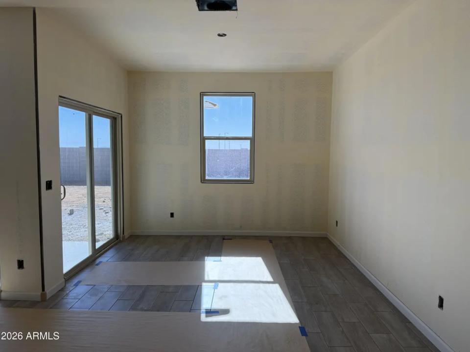 Real Estate Picture 7