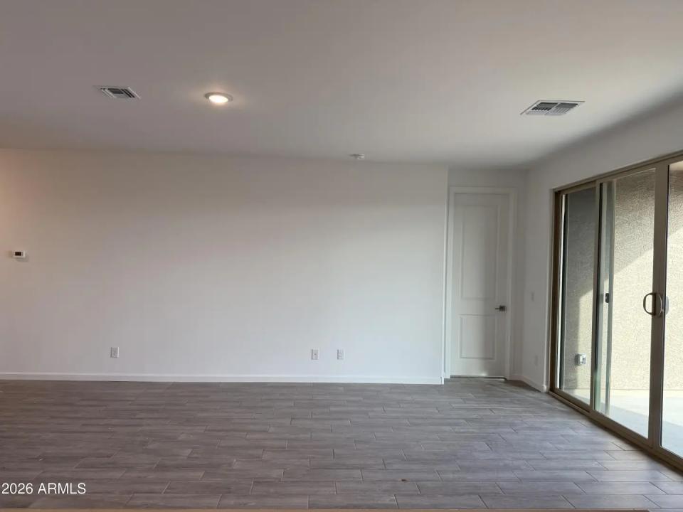 Real Estate Picture 5