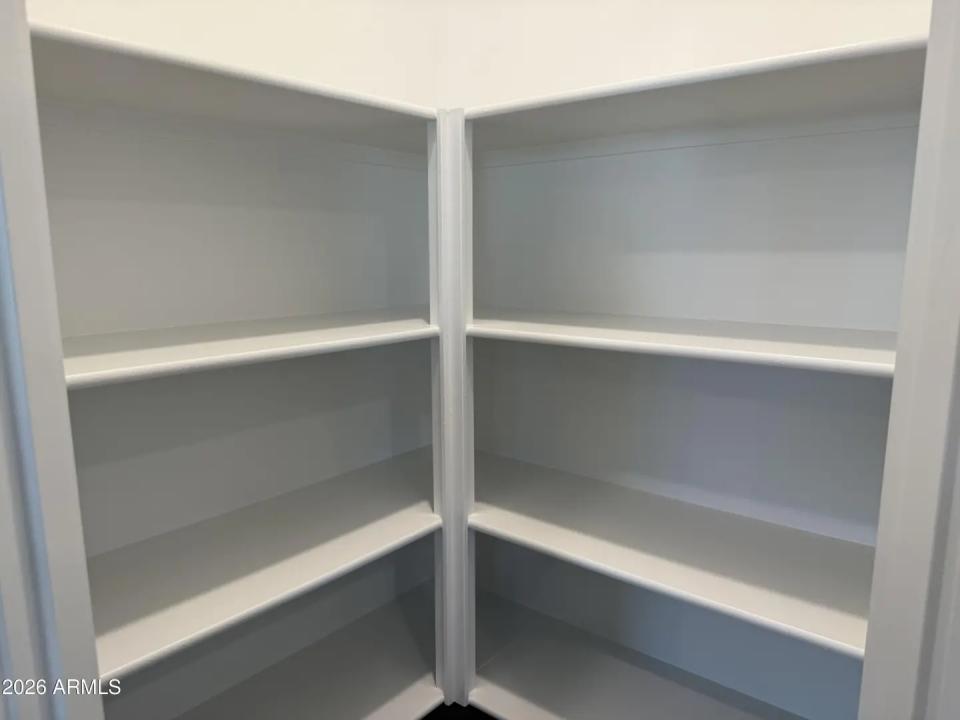 Real Estate Picture 8