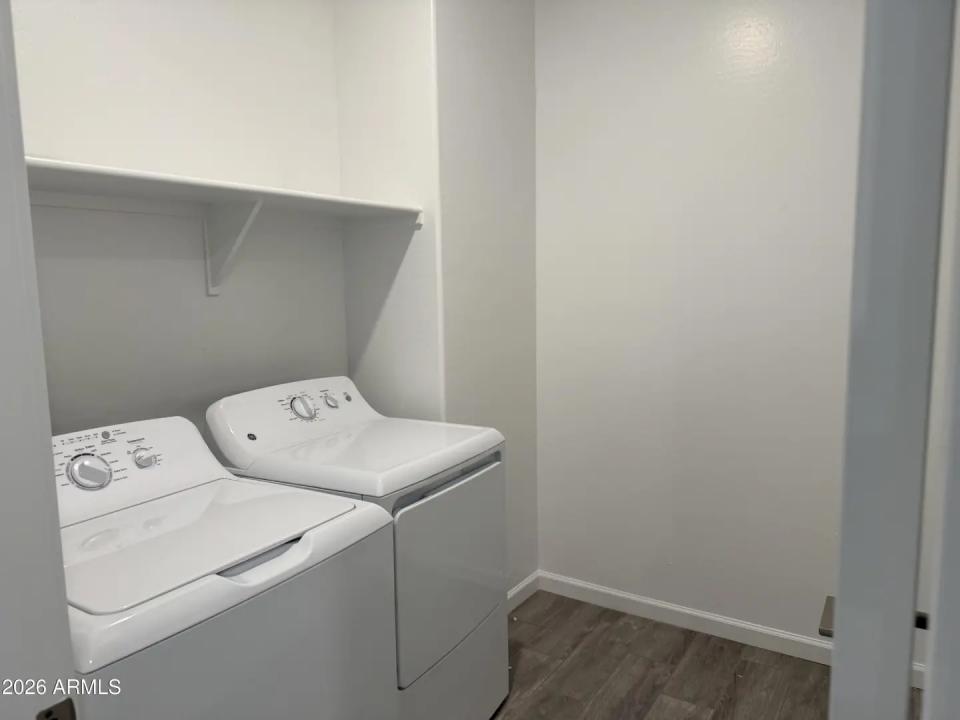 Real Estate Picture 12