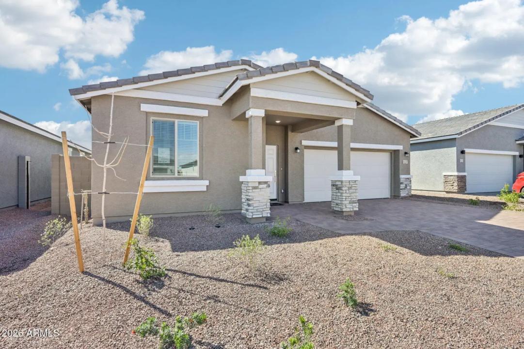 Real Estate Picture 3