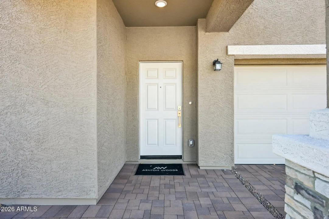 Real Estate Picture 4