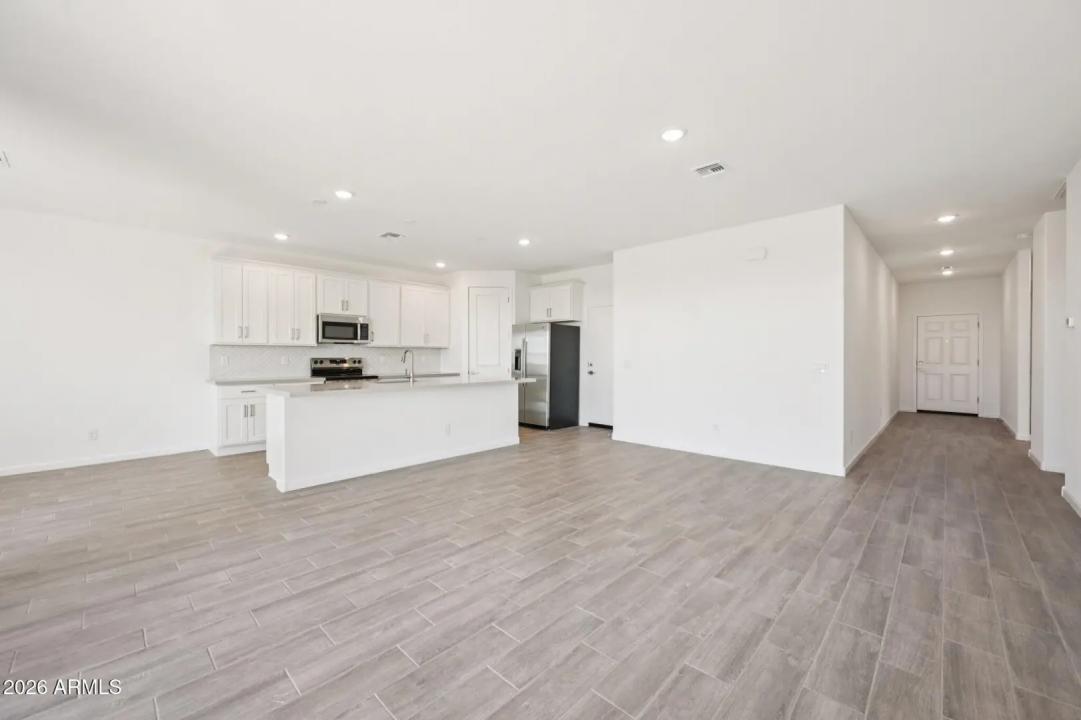 Real Estate Picture 7