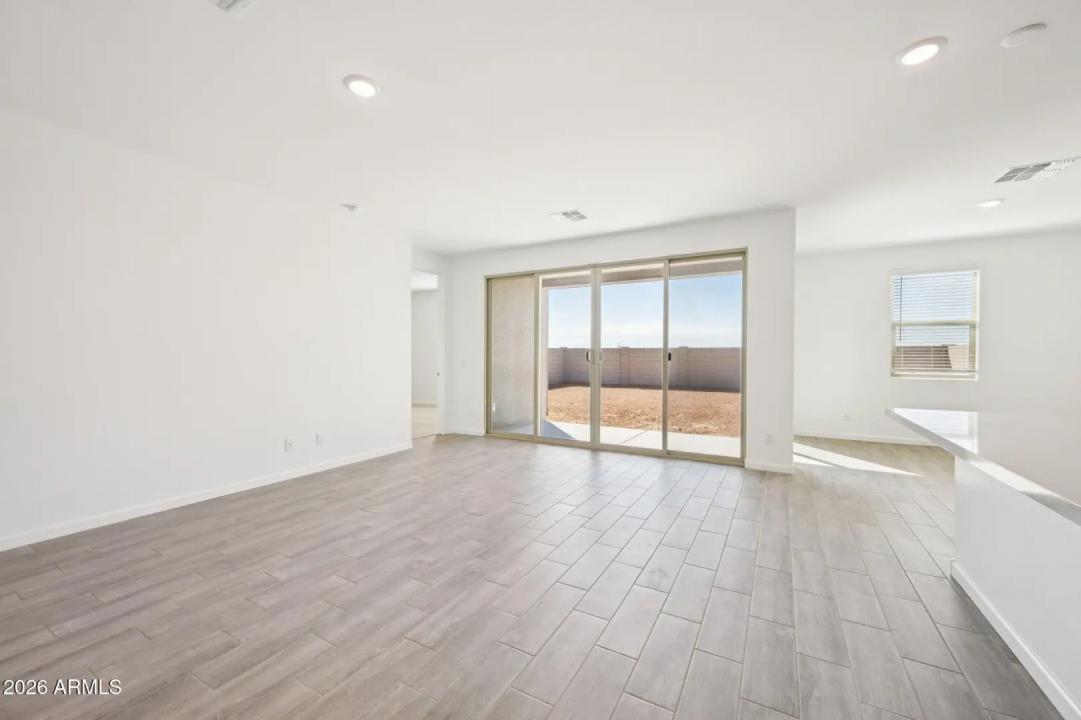 Real Estate Picture 8