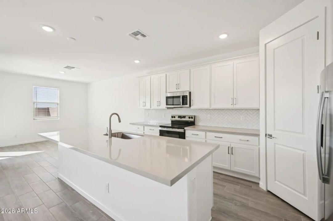 Real Estate Picture 13