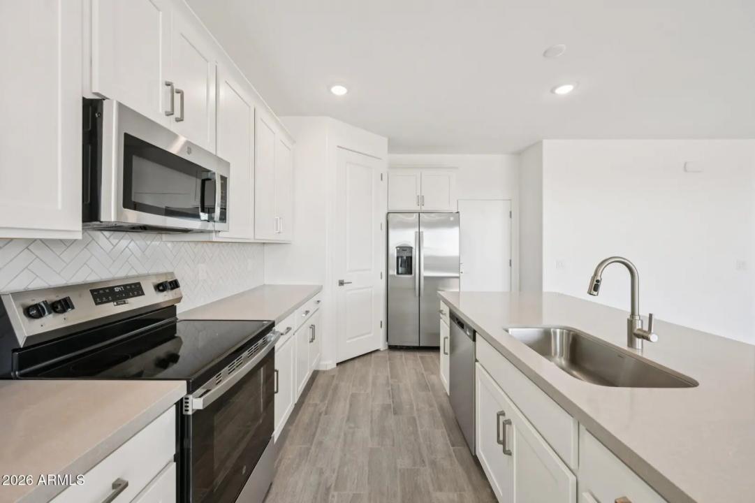 Real Estate Picture 15