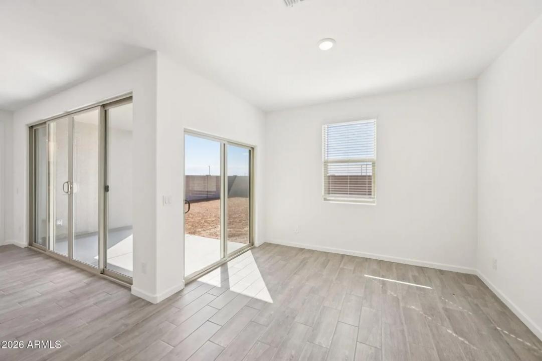 Real Estate Picture 16