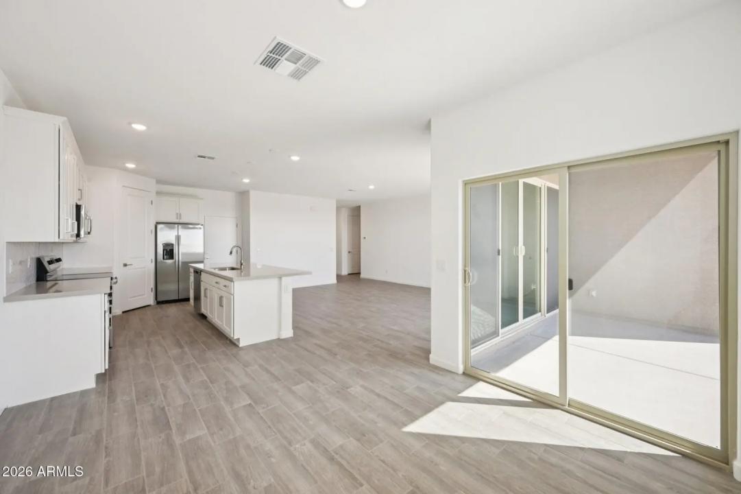 Real Estate Picture 17