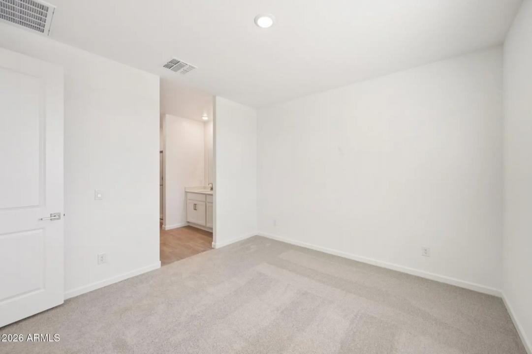 Real Estate Picture 24