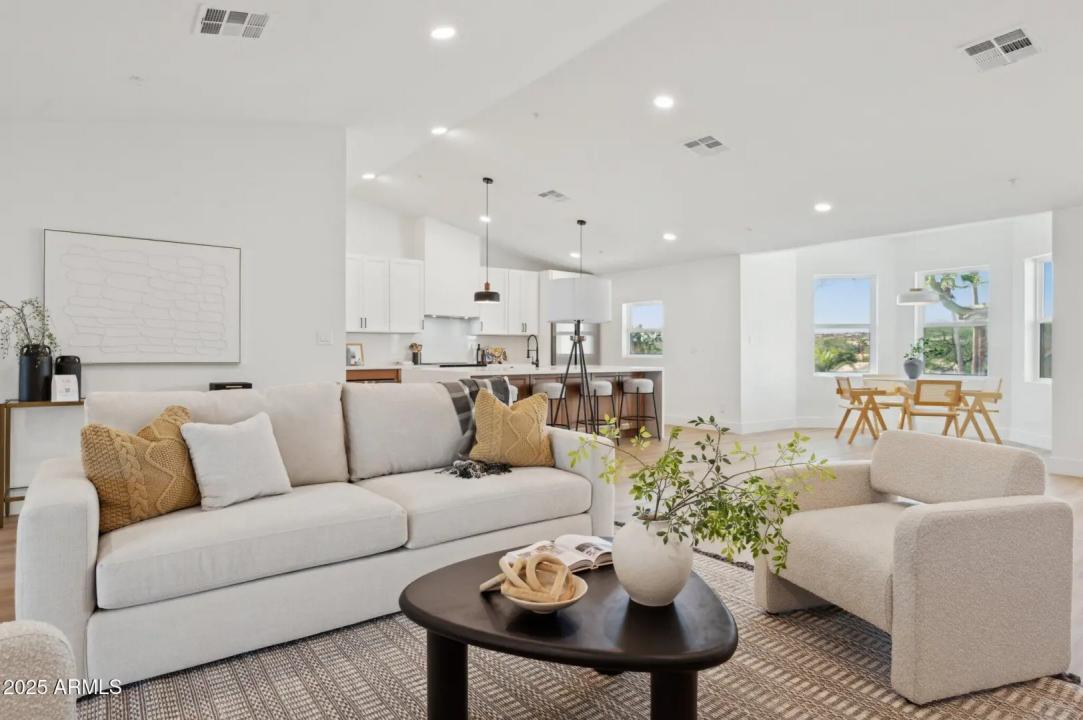 Real Estate Picture 9