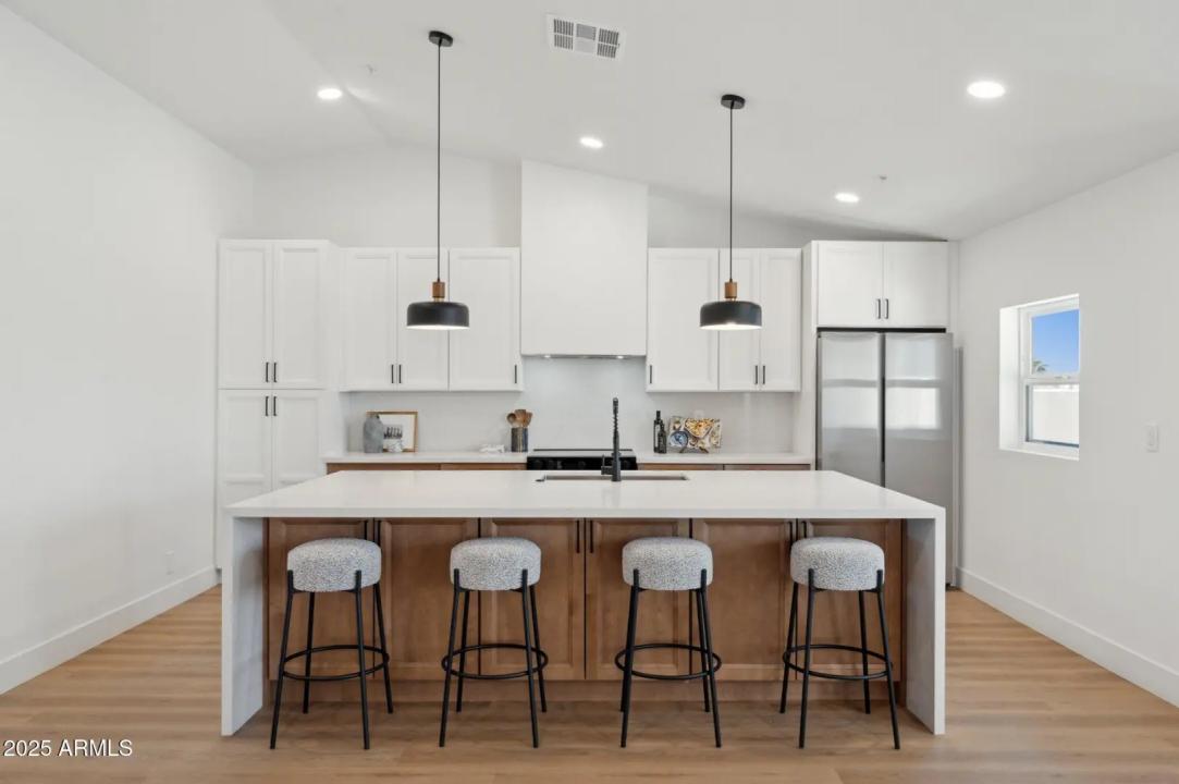 Real Estate Picture 10