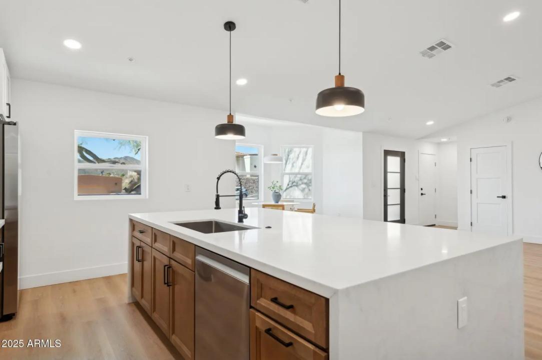 Real Estate Picture 13