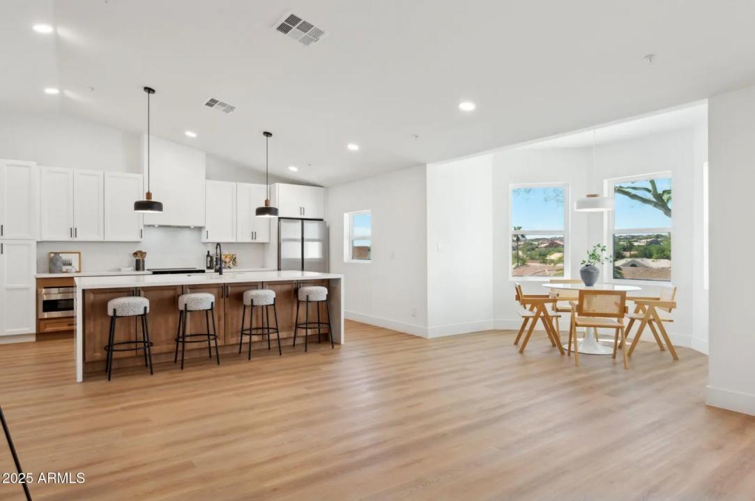 Real Estate Picture 15