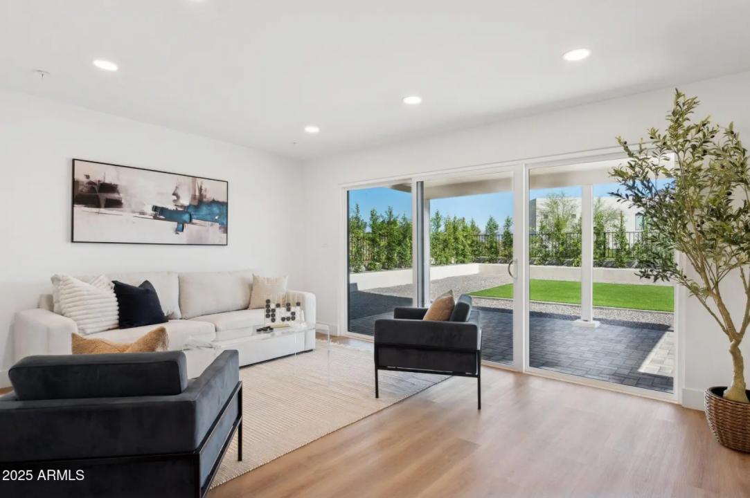 Real Estate Picture 16