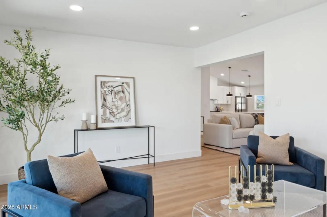 Real Estate Picture 18