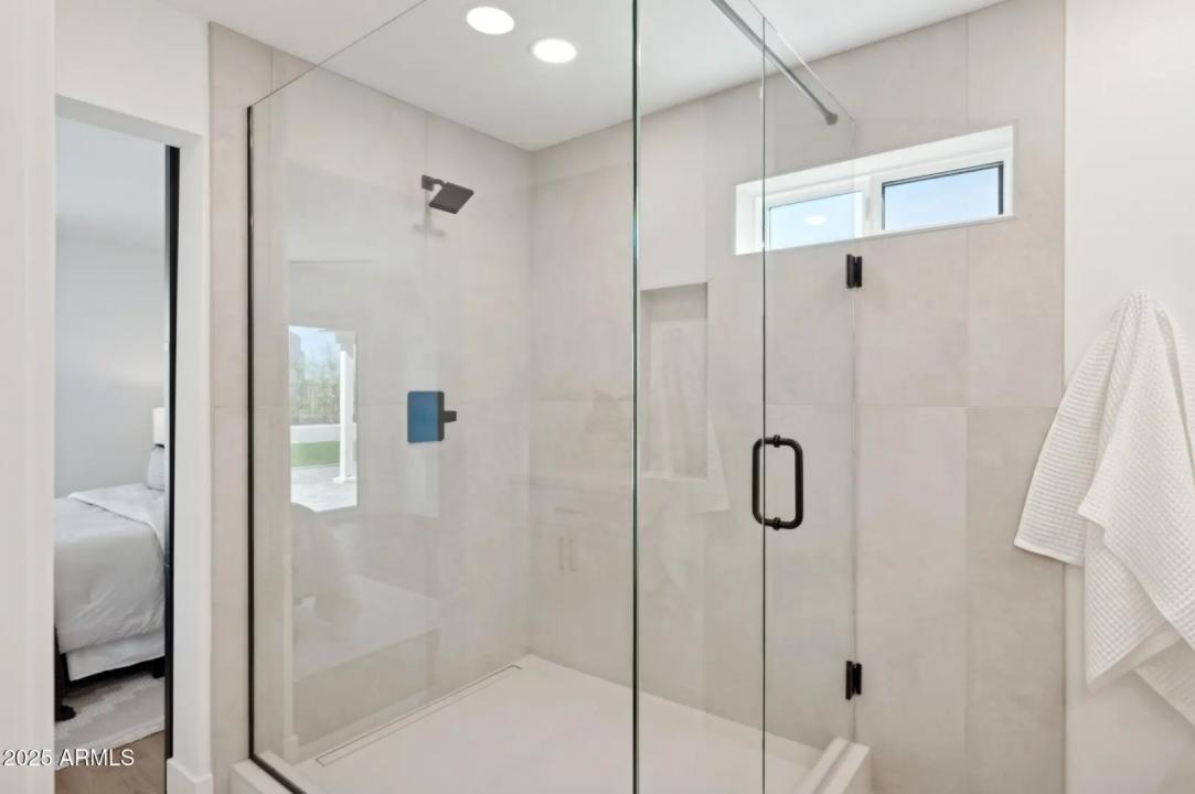 Real Estate Picture 24