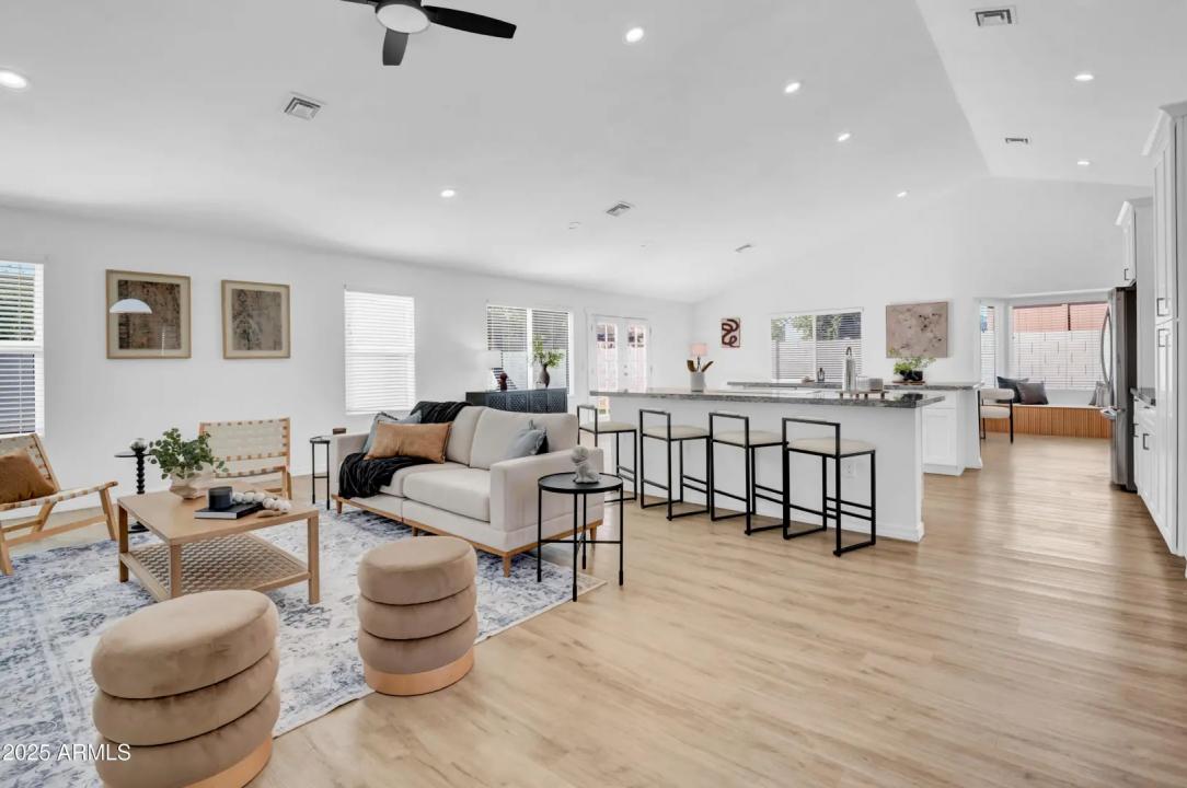 Real Estate Picture 5