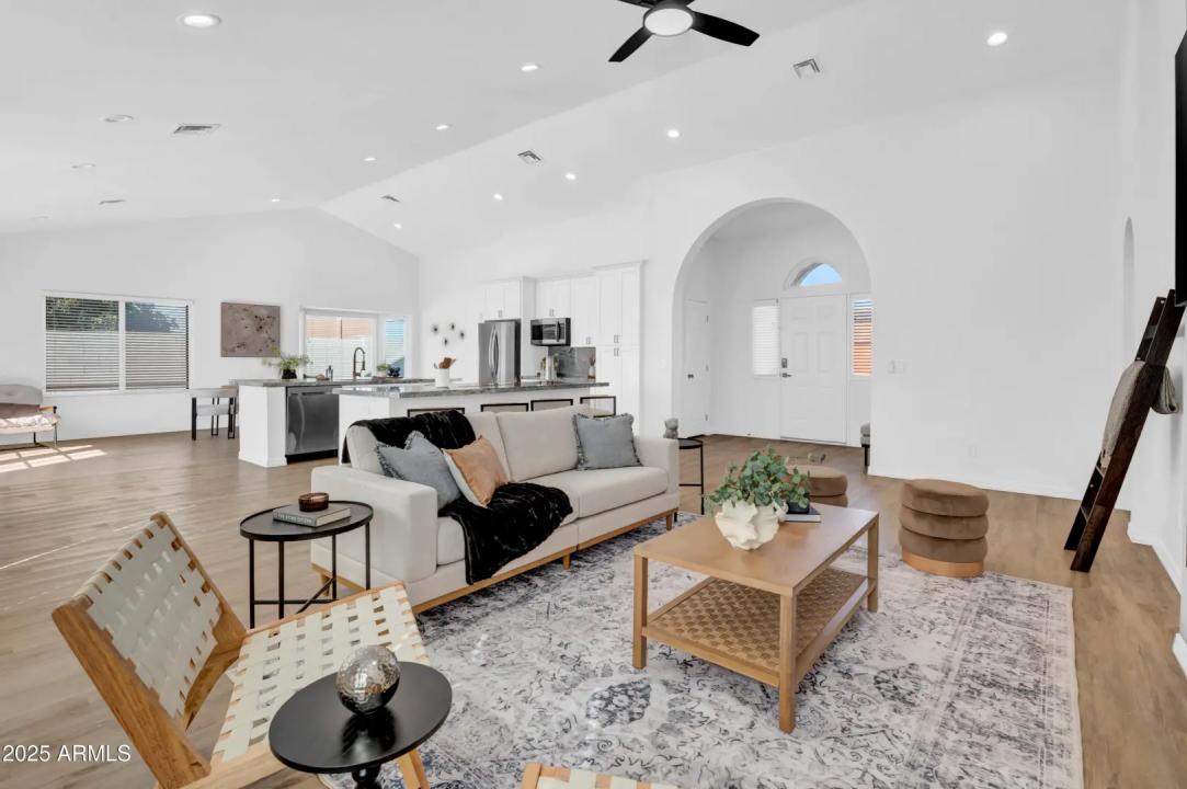 Real Estate Picture 6