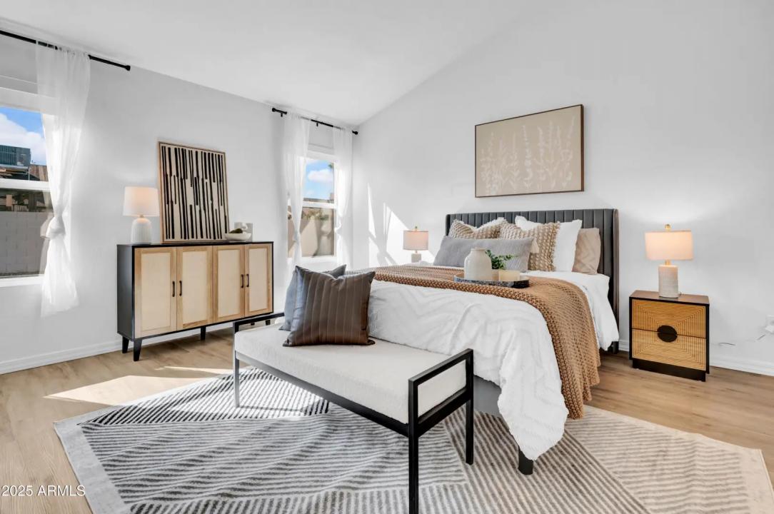 Real Estate Picture 12