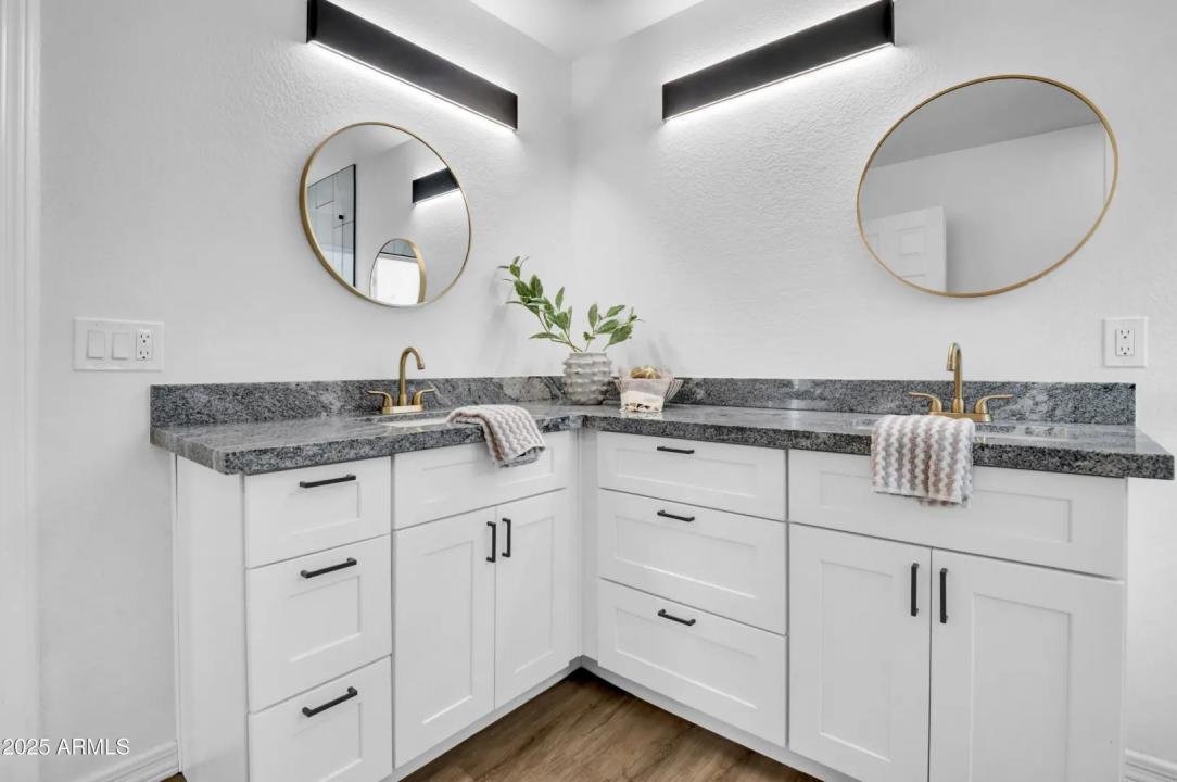 Real Estate Picture 15