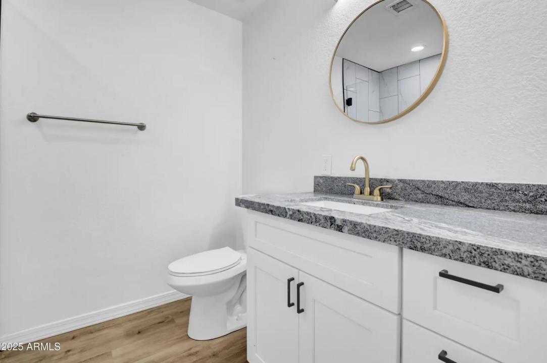 Real Estate Picture 17