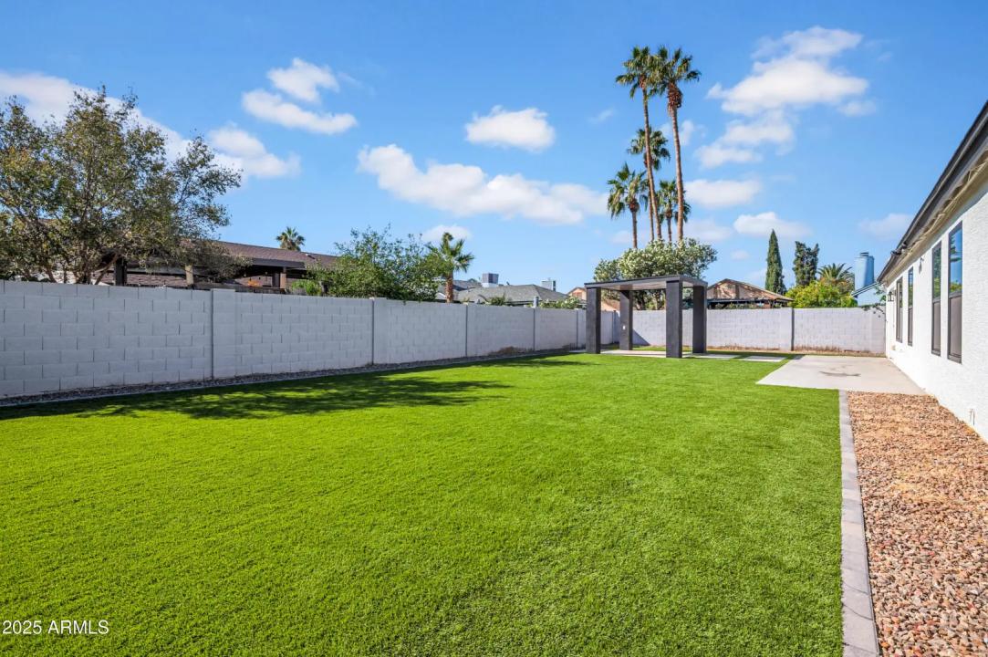 Real Estate Picture 20