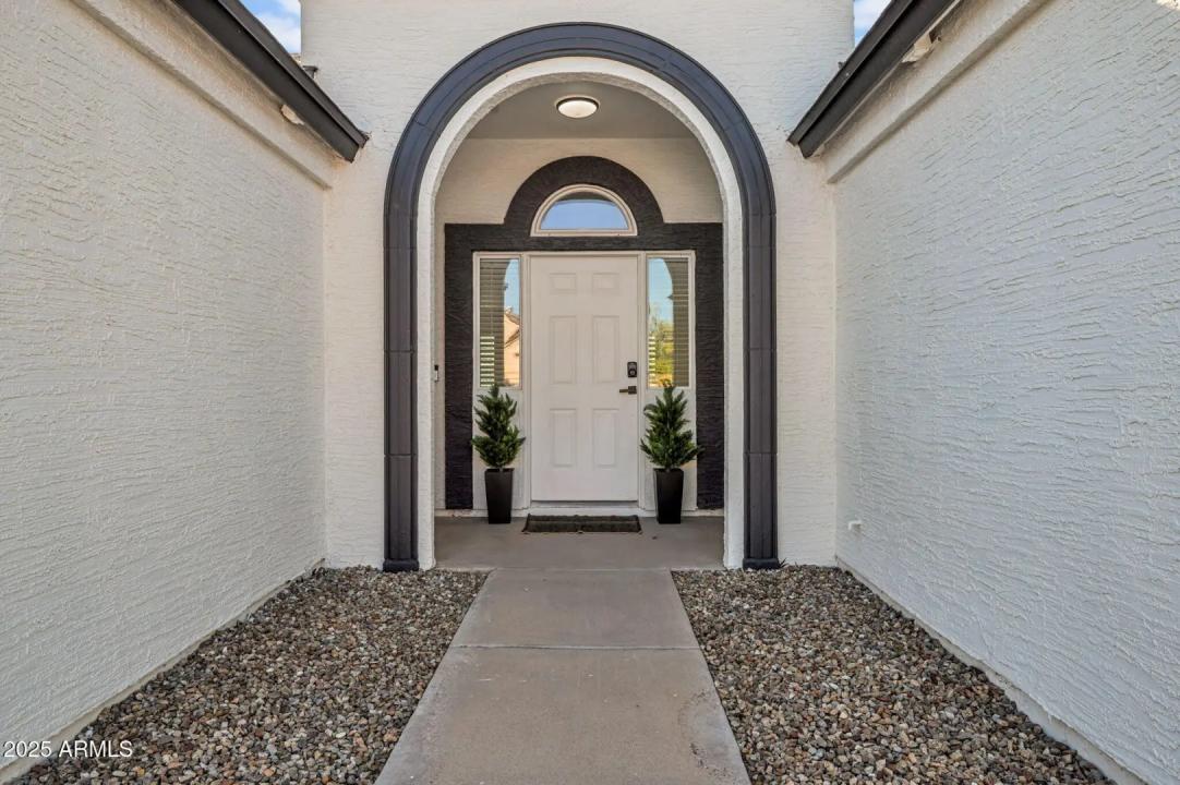 Real Estate Picture 3