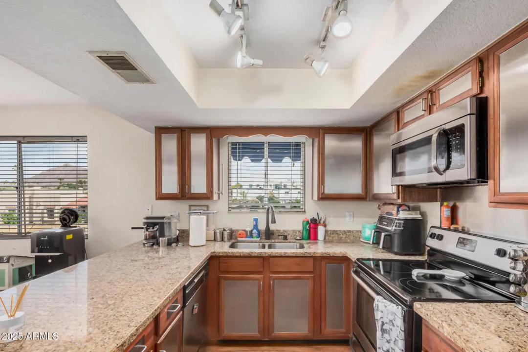 Real Estate Picture 3