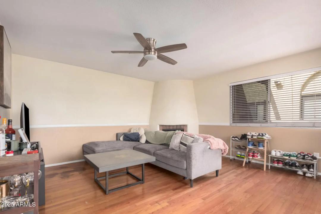 Real Estate Picture 5