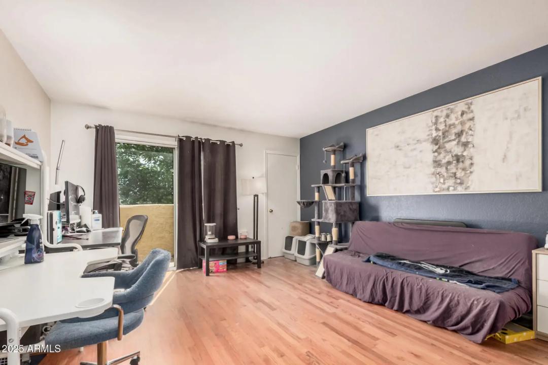 Real Estate Picture 6