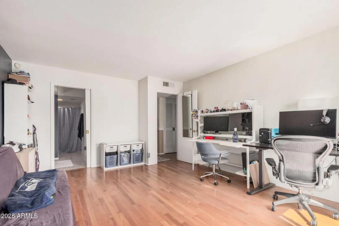 Real Estate Picture 7