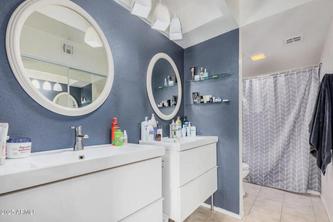 Real Estate Picture 8