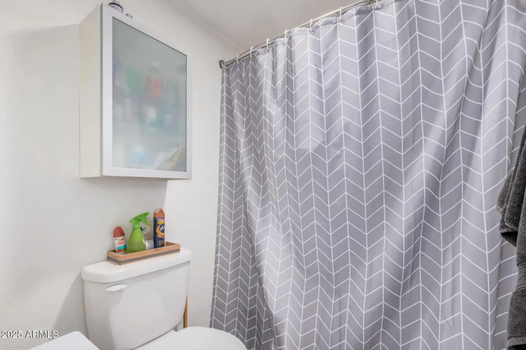 Real Estate Picture 9