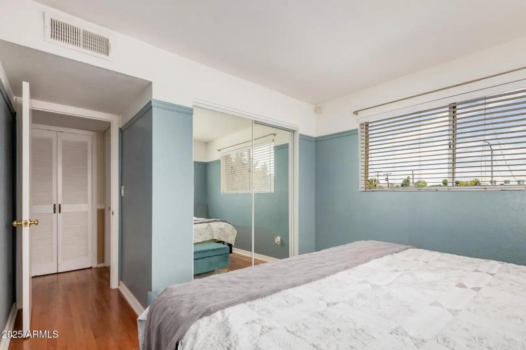 Real Estate Picture 10