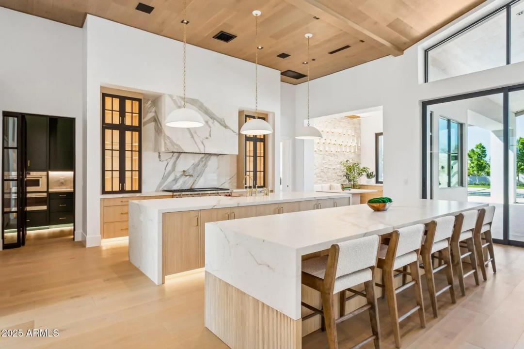 Real Estate Picture 10