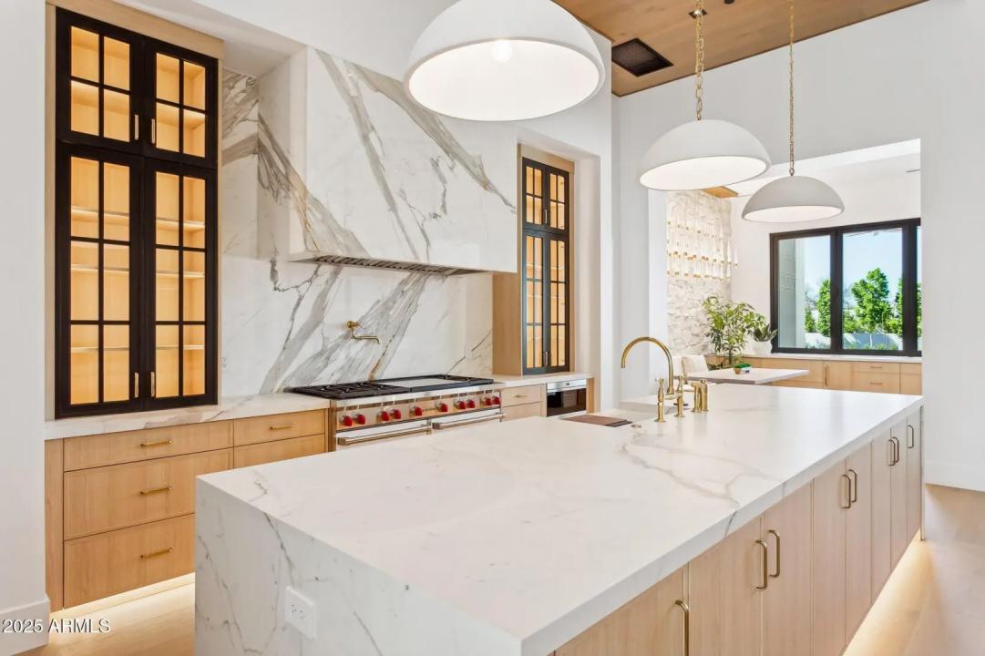 Real Estate Picture 16