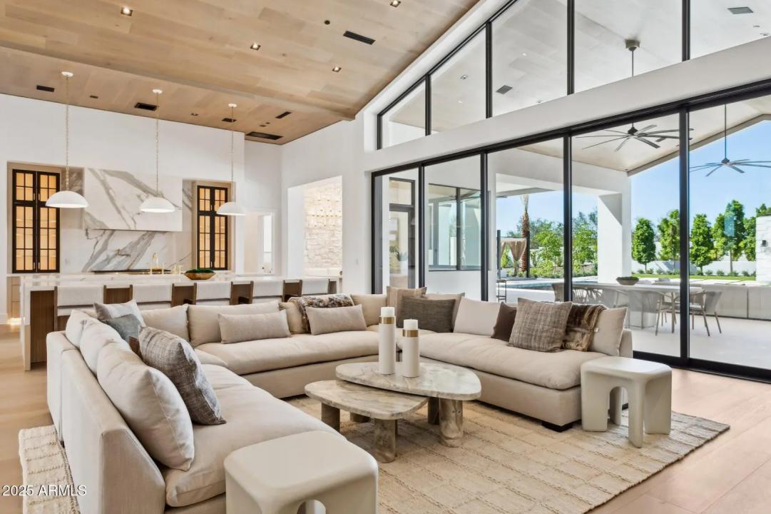 Real Estate Picture 18