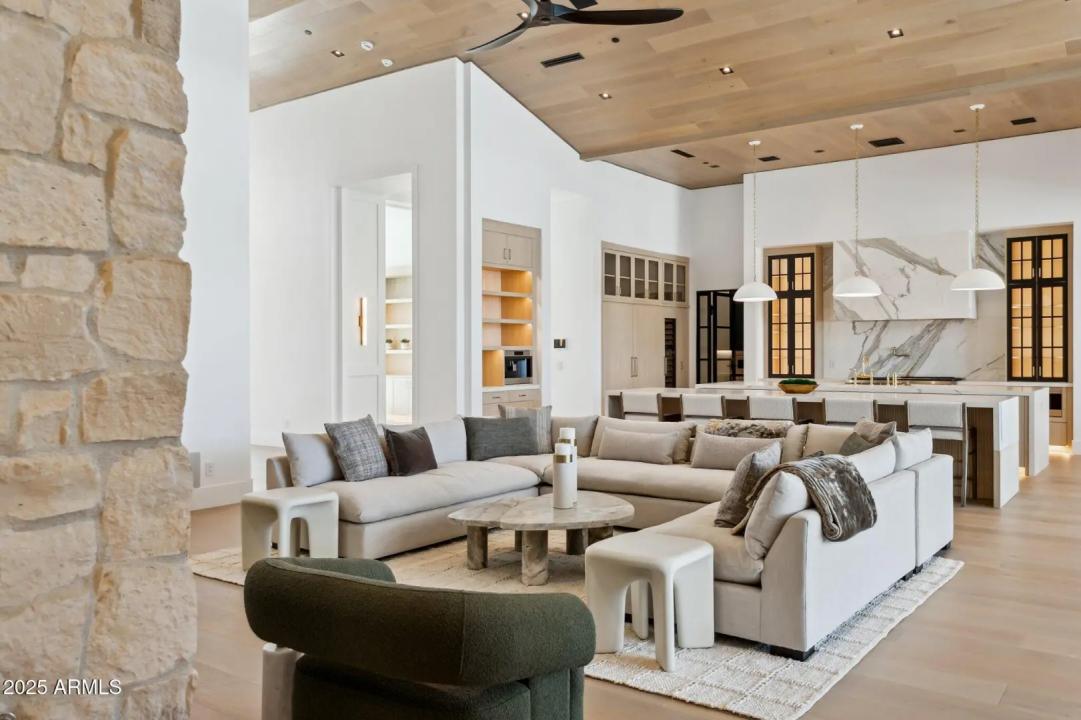 Real Estate Picture 20