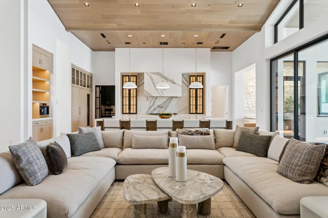 Real Estate Picture 22