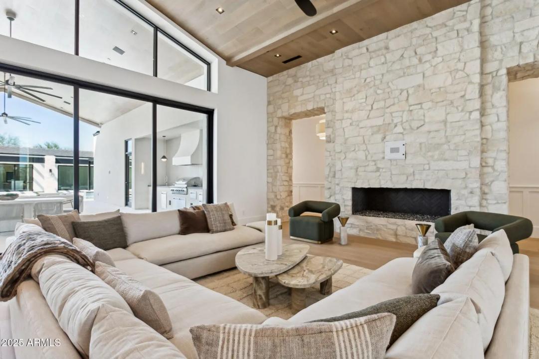 Real Estate Picture 23