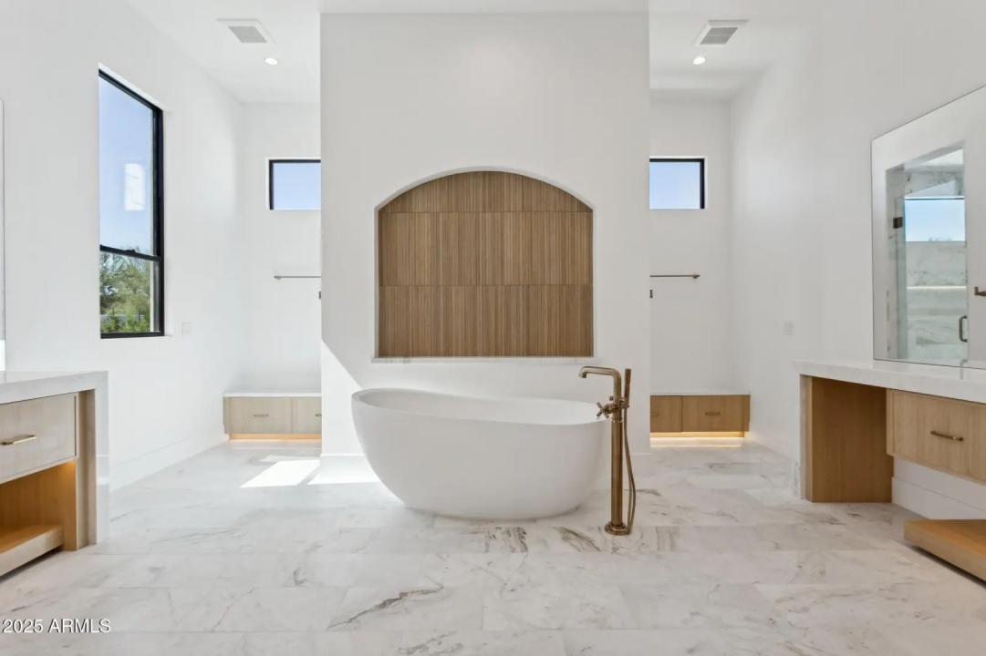 Real Estate Picture 32