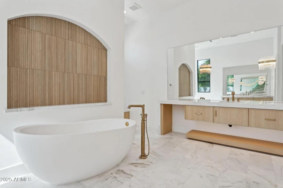 Real Estate Picture 33