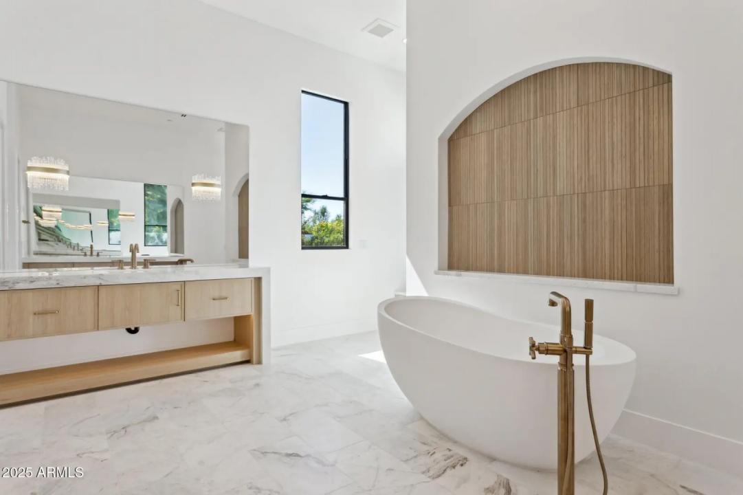 Real Estate Picture 34